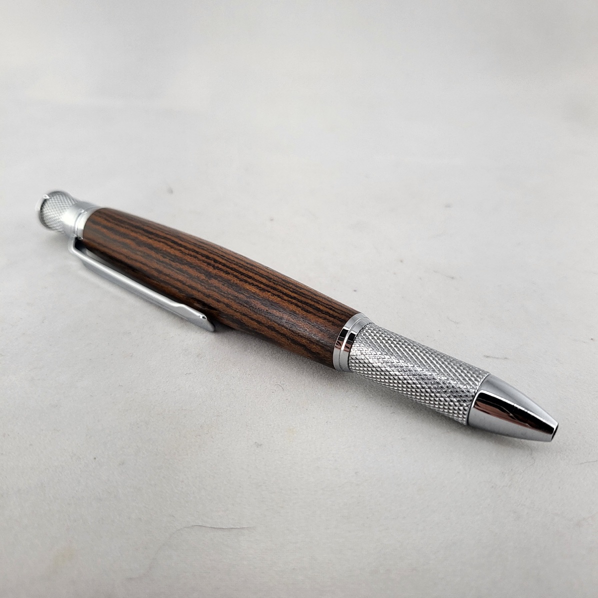 Knurl pen with Bocote wood